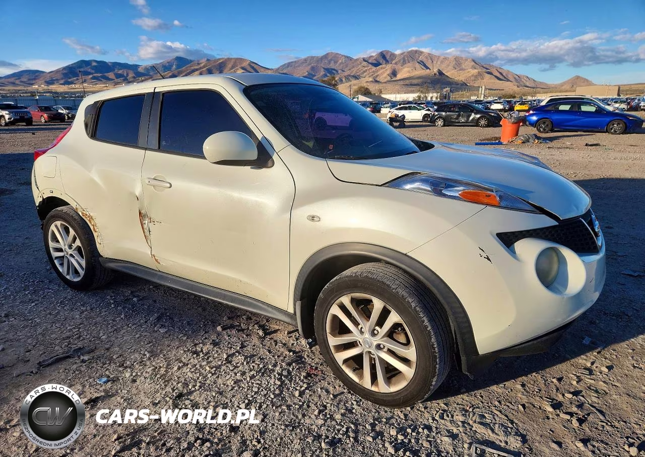 2011 Nissan Juke S VIN:JN8AF5MVXBT012202 - 4