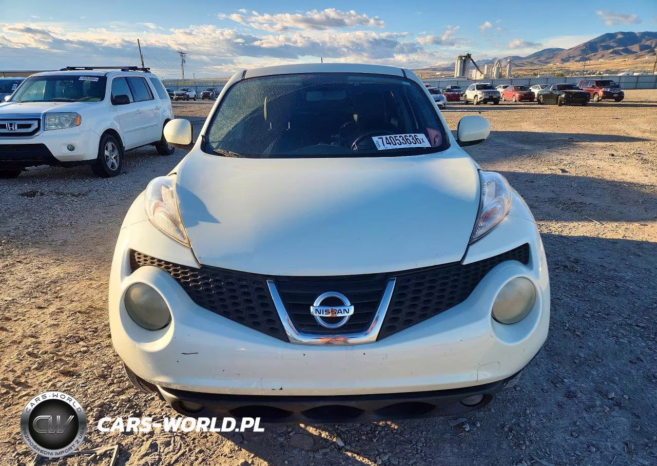 2011 Nissan Juke S VIN:JN8AF5MVXBT012202 - 5