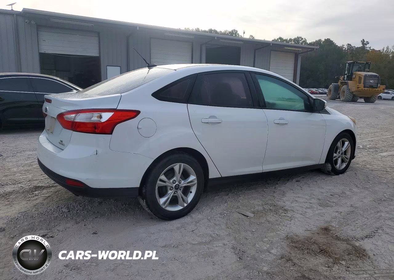 2014 Ford Focus Se VIN:1FADP3F27EL282723 - 3
