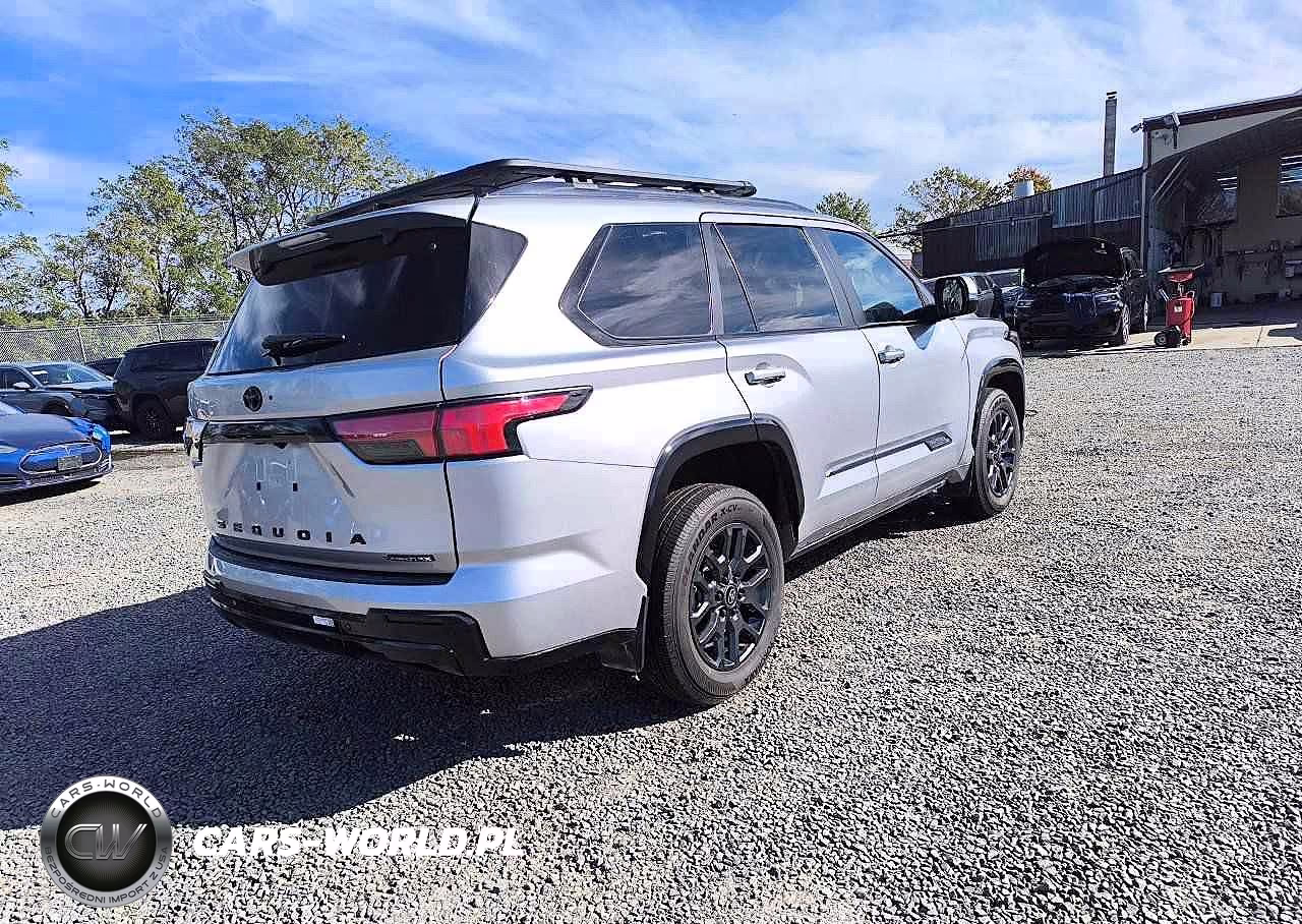 2026 Toyota Sequoia Platinum VIN:7SVAAABA4TX095256 - 4