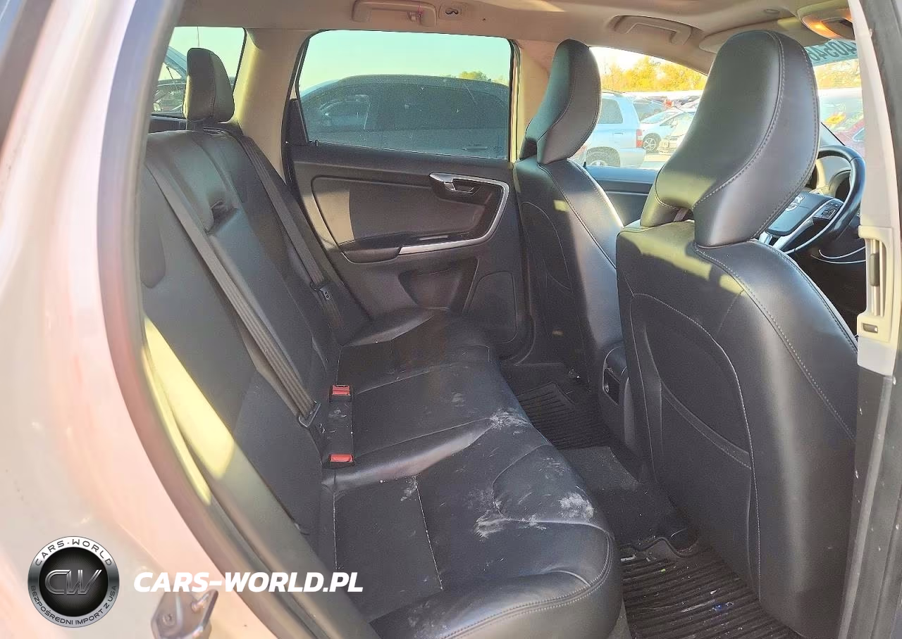 2016 Volvo Xc60 T5 Premier VIN:YV4612RKXG2795903 - 10