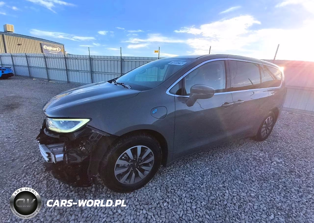 2022 Chrysler Pacifica Hybrid Touring L VIN:2C4RC1L70NR184172 - 1
