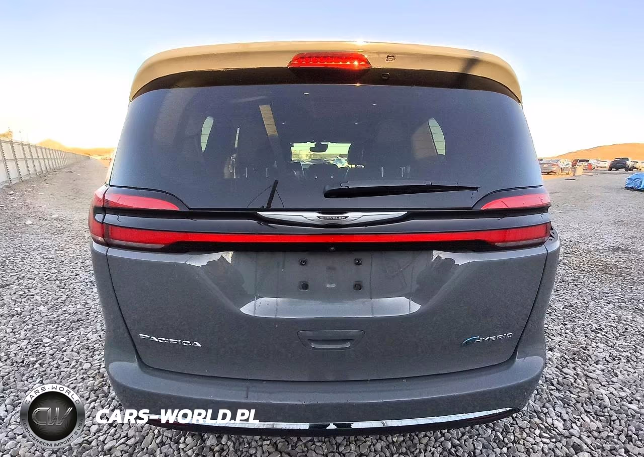 2022 Chrysler Pacifica Hybrid Touring L VIN:2C4RC1L70NR184172 - 6