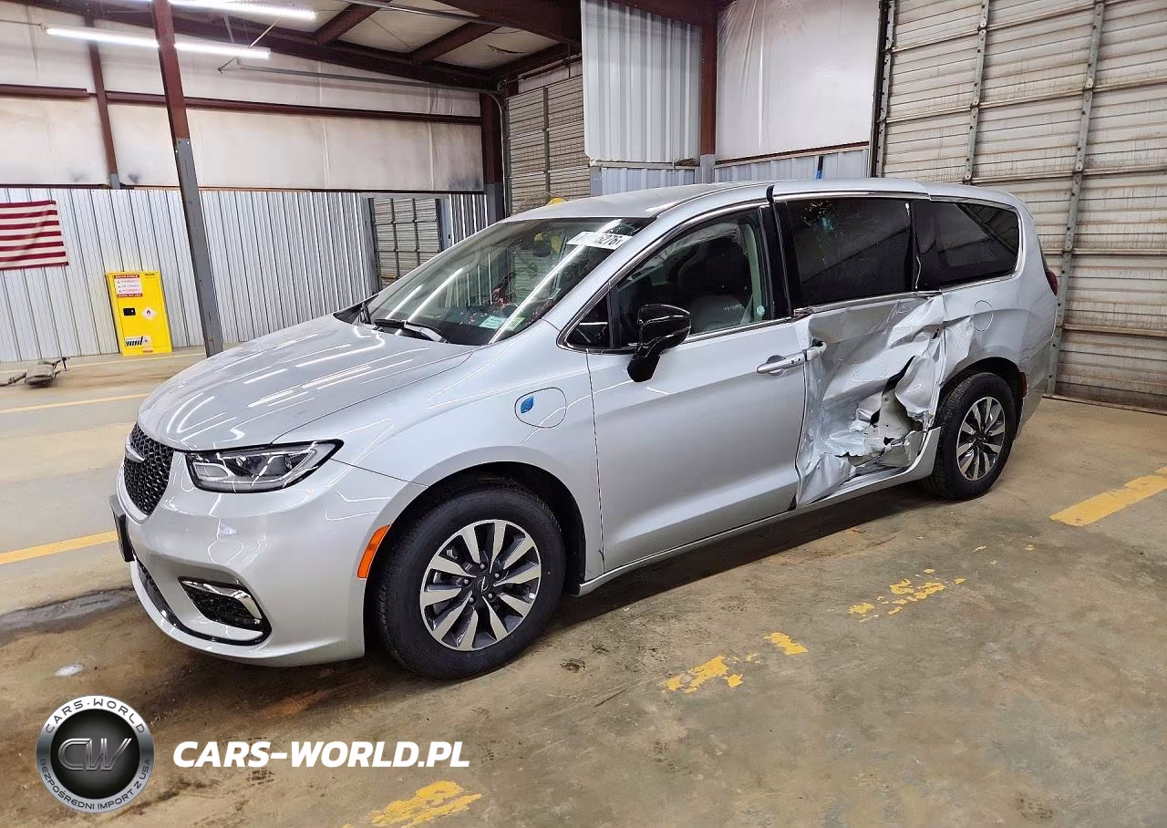 2024 Chrysler Pacifica Hybrid Select