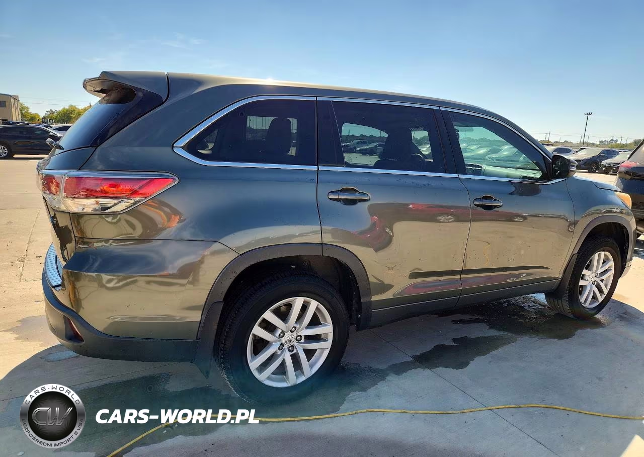 2015 Toyota Highlander Le VIN:5TDZKRFH6FS068490 - 3