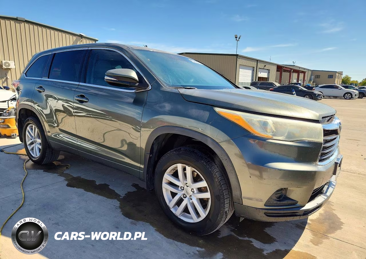 2015 Toyota Highlander Le VIN:5TDZKRFH6FS068490 - 4