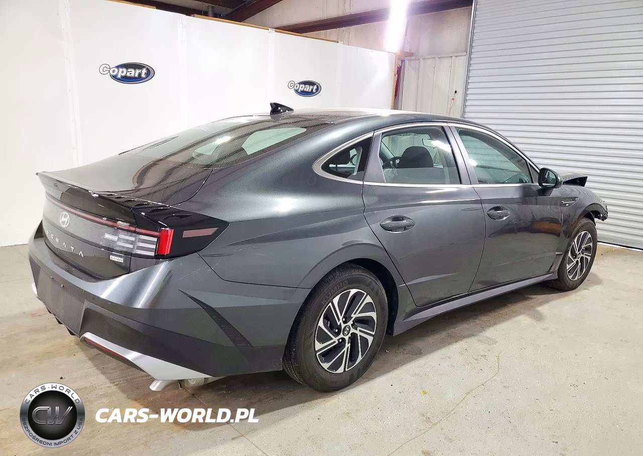 2026 Hyundai Sonata Hybrid Blue VIN:KMHL24JJ3TA173222 - 3