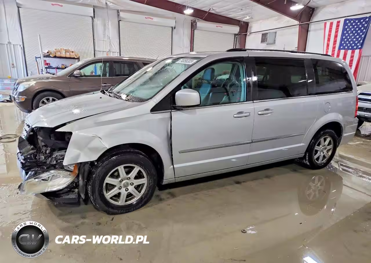 2010 Chrysler Town & Country Touring
