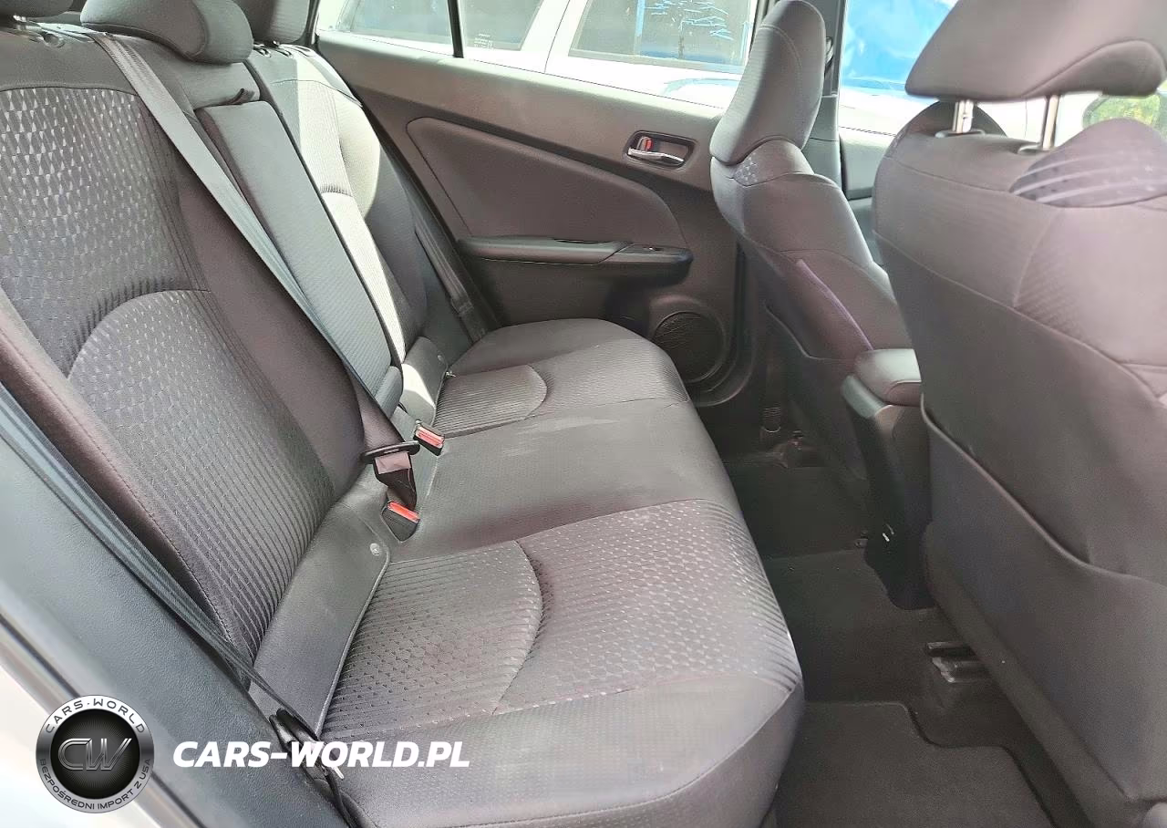 2017 Toyota Prius Three VIN:JTDKARFU4H3038913 - 10