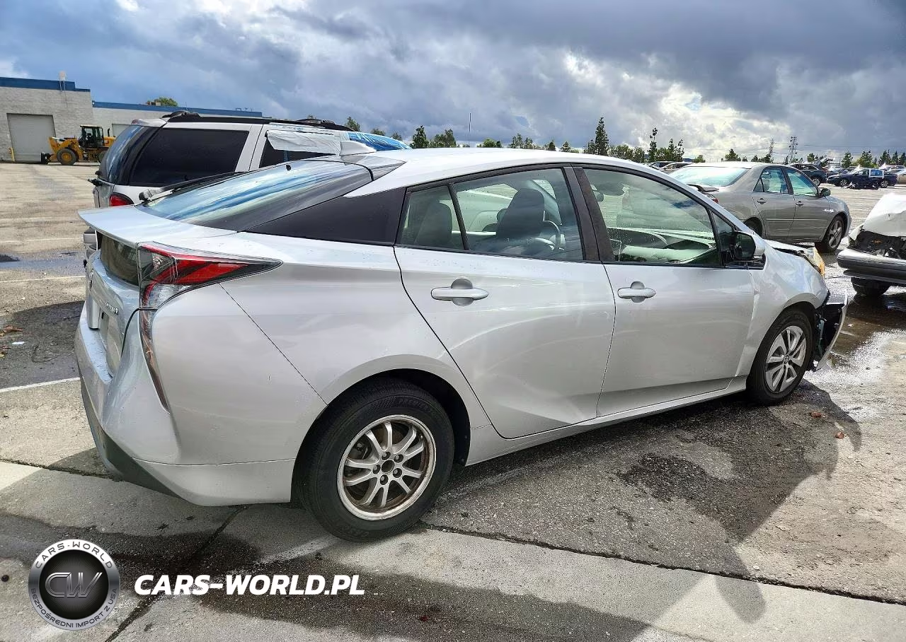 2017 Toyota Prius Three VIN:JTDKARFU4H3038913 - 3