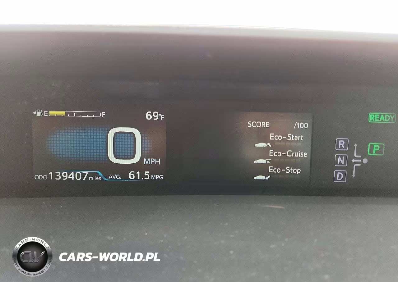 2017 Toyota Prius Three VIN:JTDKARFU4H3038913 - 9