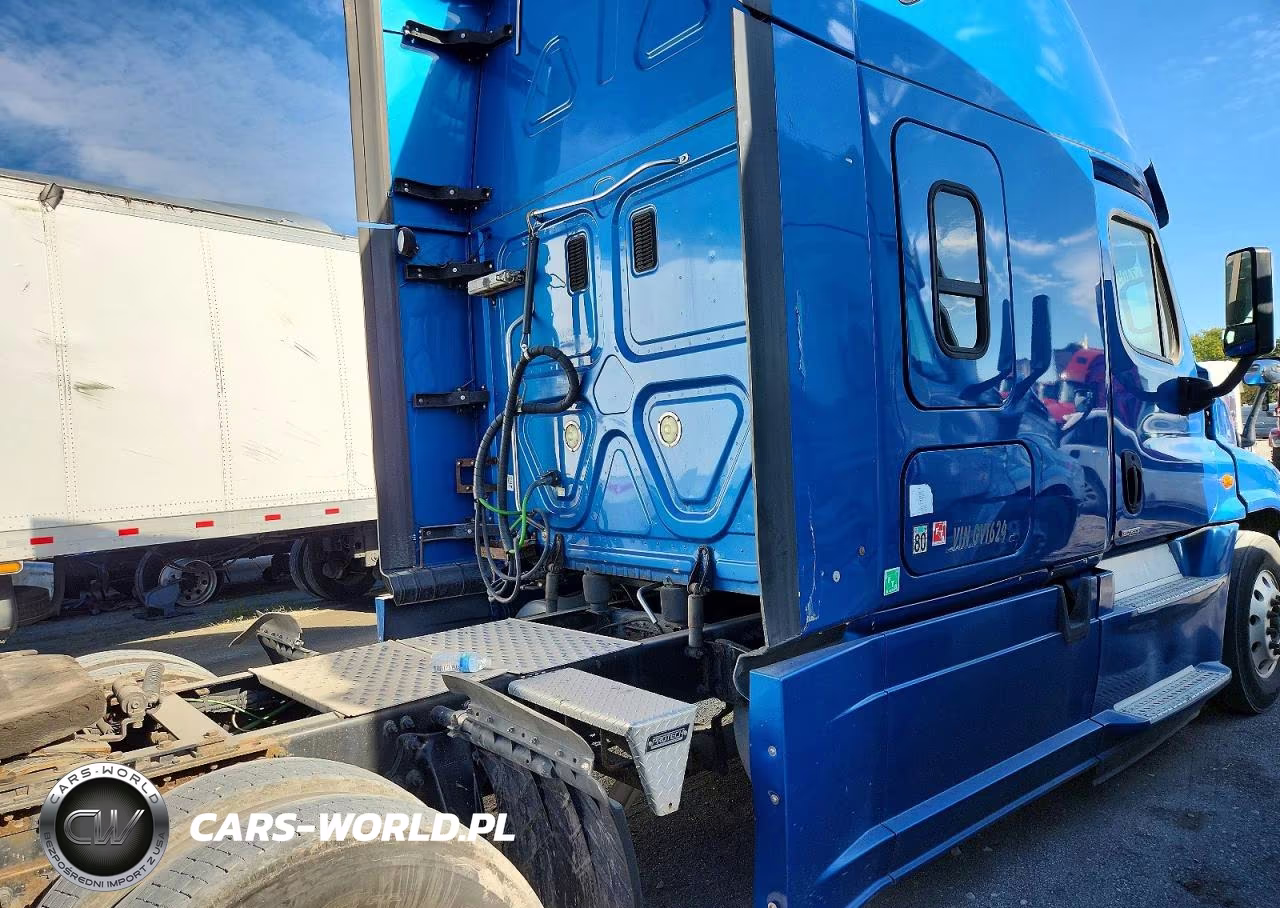 2016 Freightliner Cascadia 125 Semi Truck VIN:3AKJGLD53GSGV1624 - 14