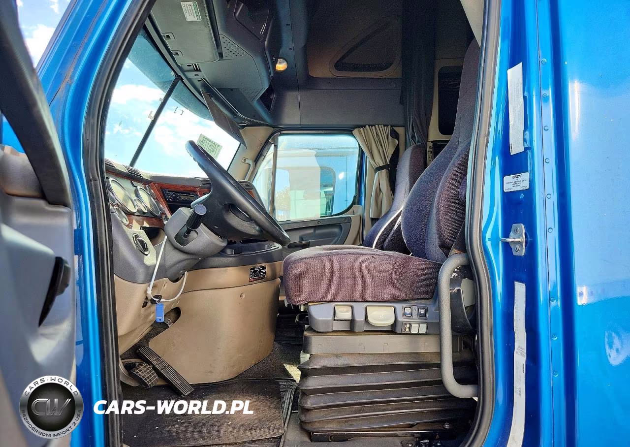 2016 Freightliner Cascadia 125 Semi Truck VIN:3AKJGLD53GSGV1624 - 7