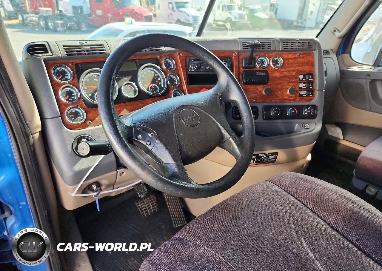 2016 Freightliner Cascadia 125 Semi Truck VIN:3AKJGLD53GSGV1624 - 8