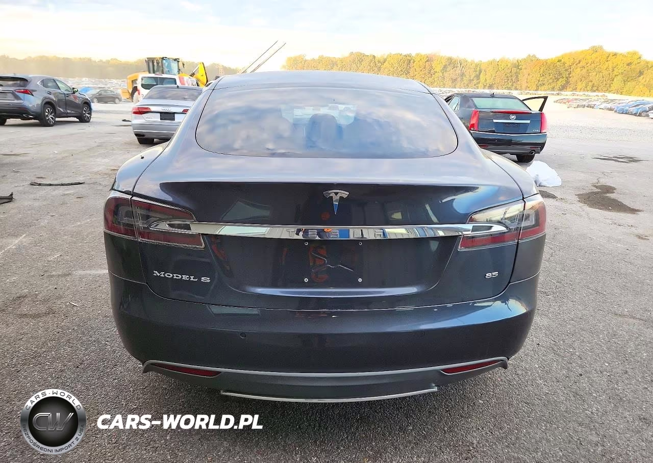 2014 Tesla Model S VIN:5YJSA1H18EFP62235 - 6