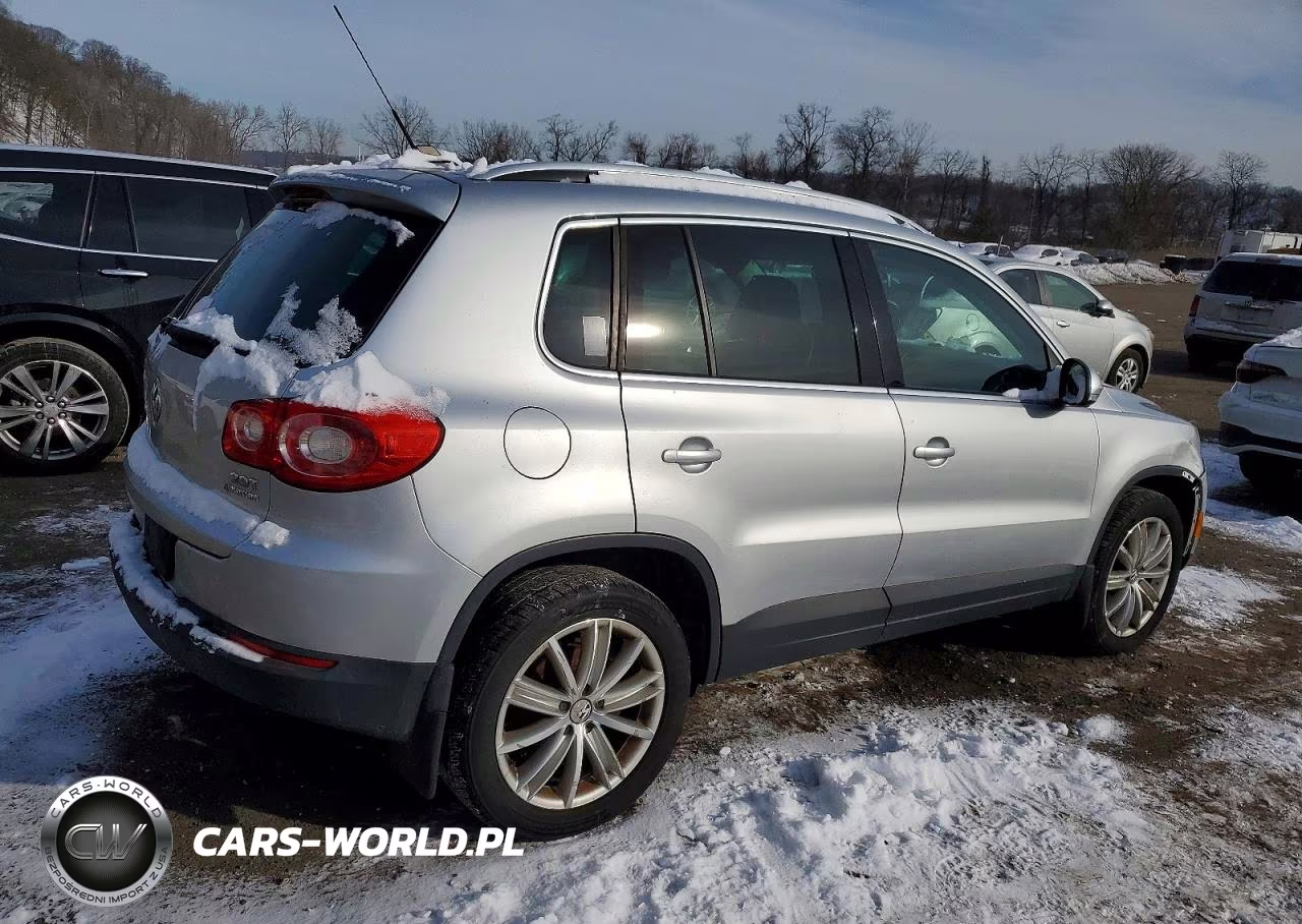 2011 Volkswagen Tiguan S VIN:WVGBV7AX0BW518992 - 3
