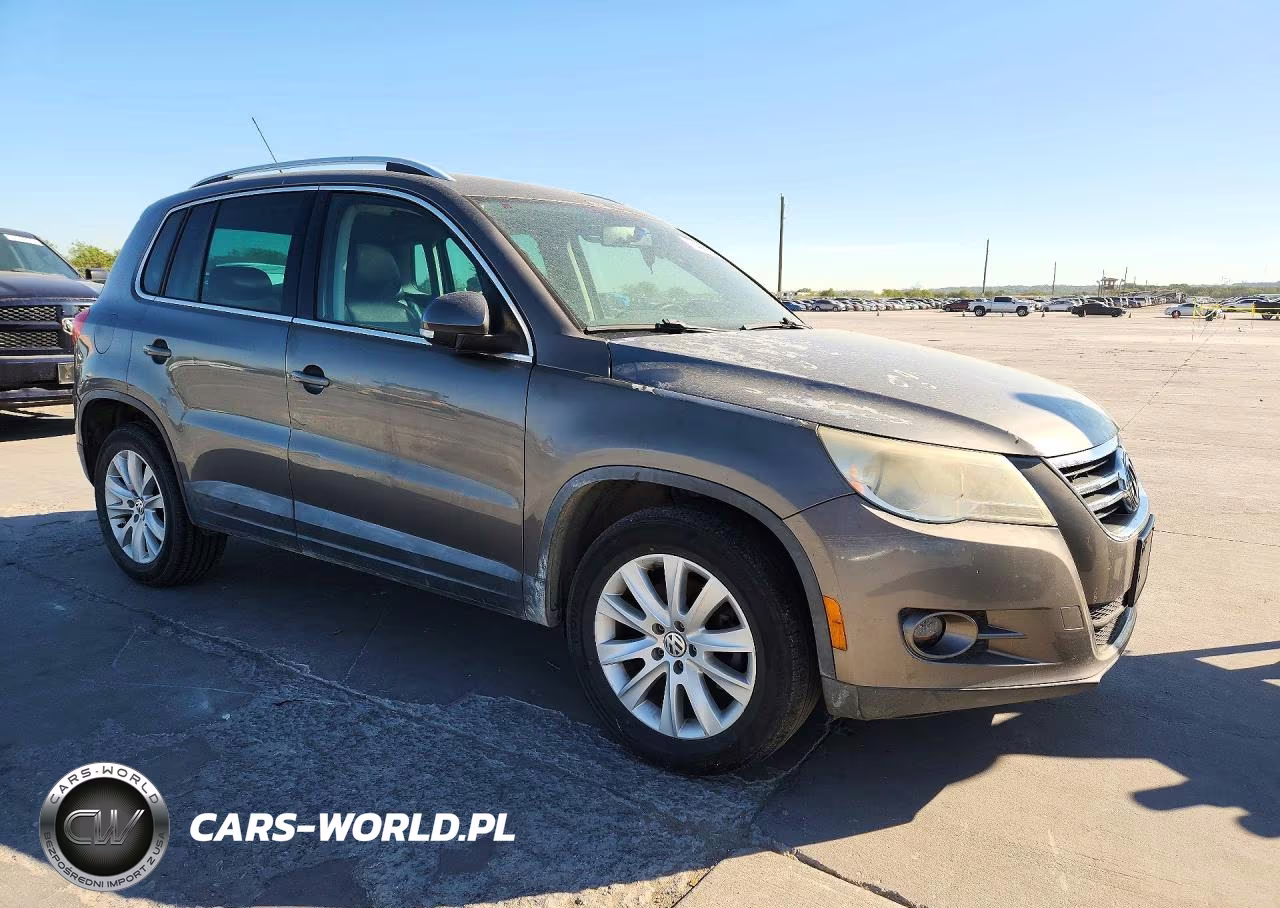 2010 Volkswagen Tiguan S VIN:WVGAV7AX0AW508764 - 4
