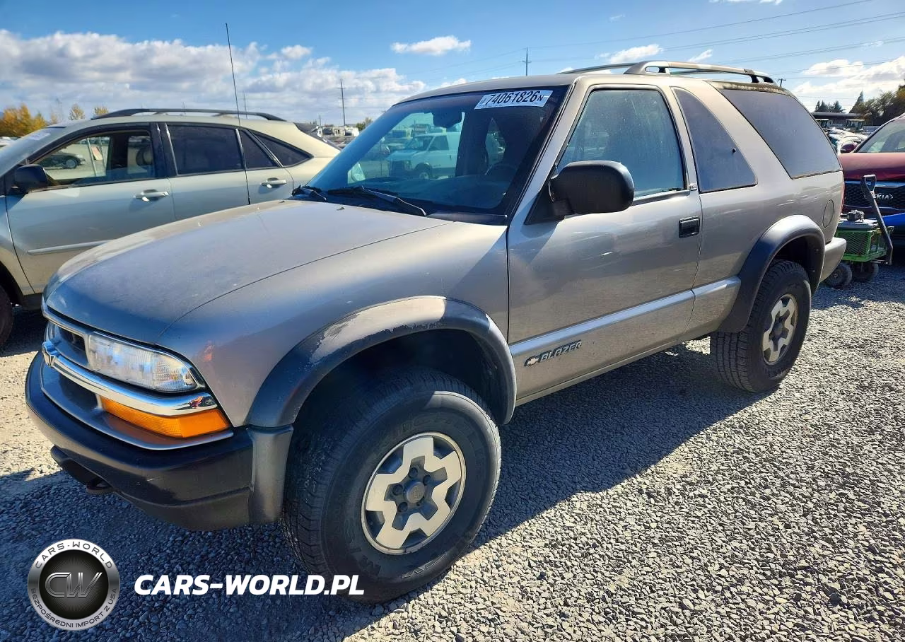 2000 Chevrolet Blazer VIN:1GNCT18W1YK282790 - 1