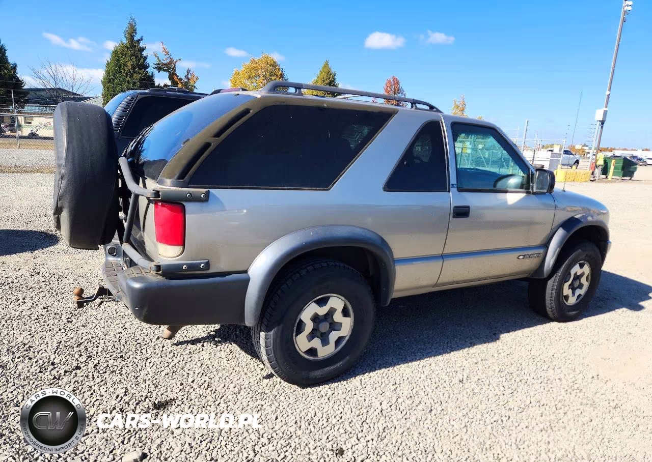 2000 Chevrolet Blazer VIN:1GNCT18W1YK282790 - 3
