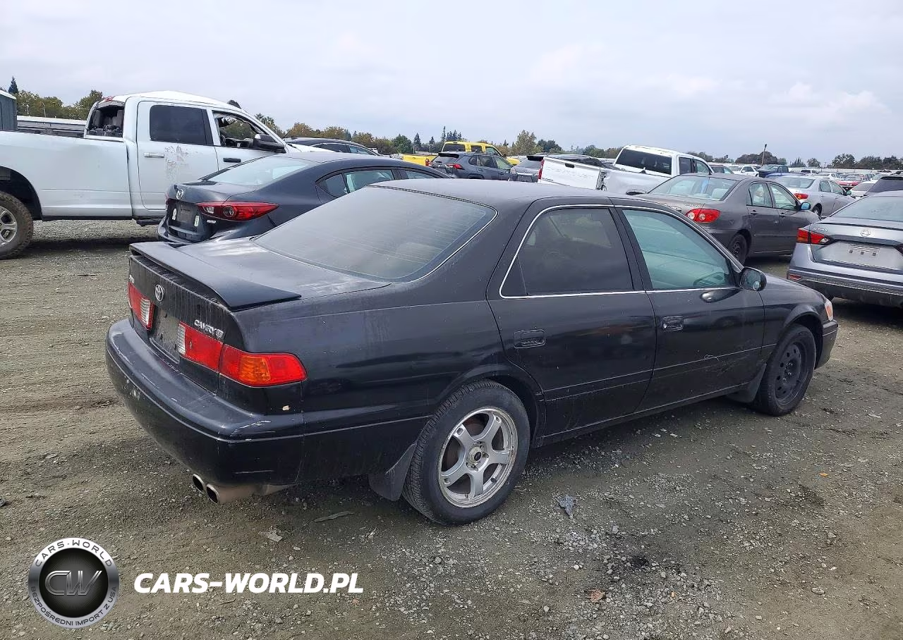 2000 Toyota Camry Le VIN:JT2BG22K1Y0398774 - 3