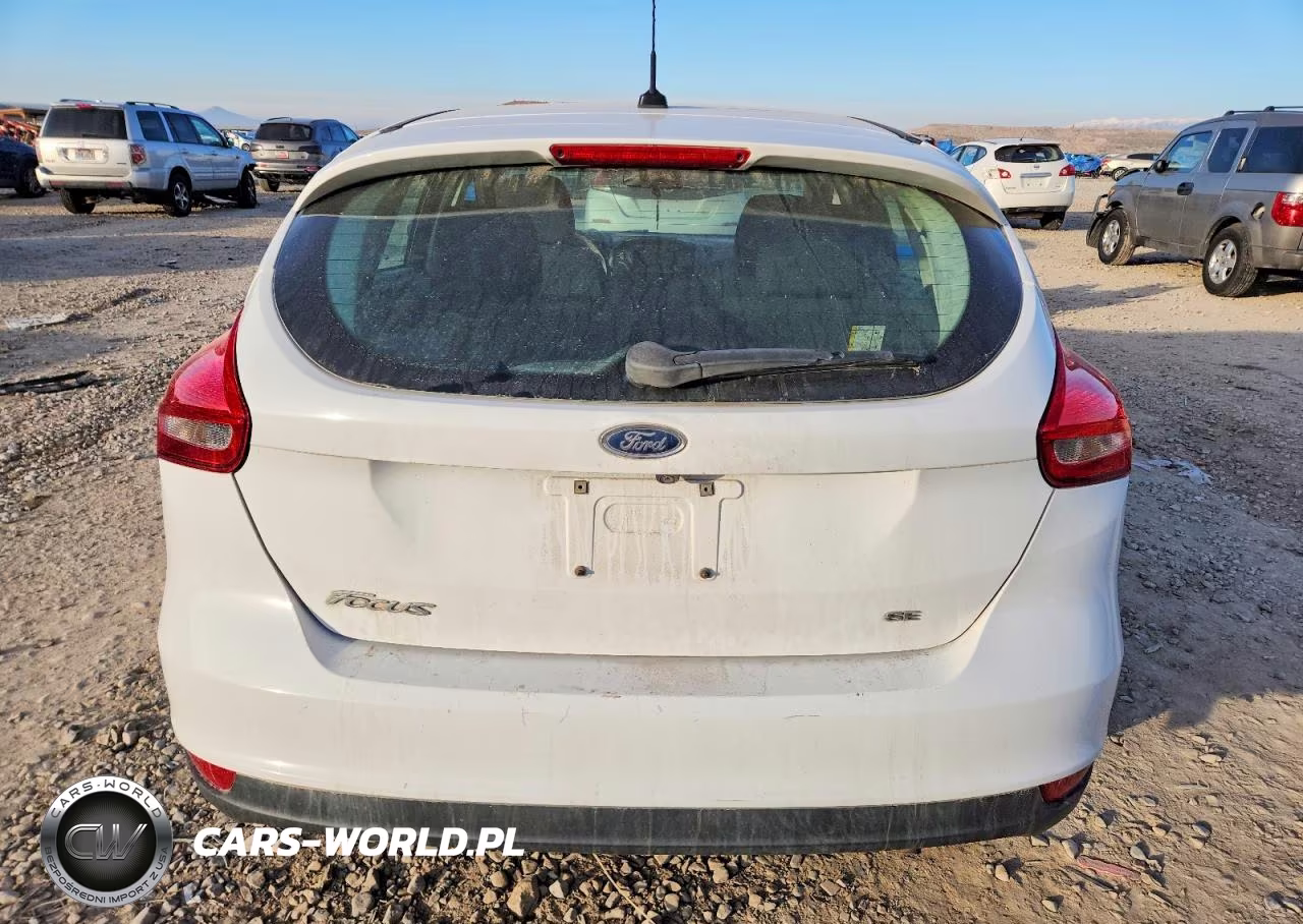 2017 Ford Focus Se VIN:1FADP3K2XHL206083 - 6