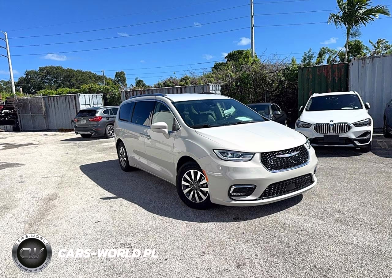 2021 Chrysler Pacifica Hybrid Touring L VIN:2C4RC1L76MR590102 - 1