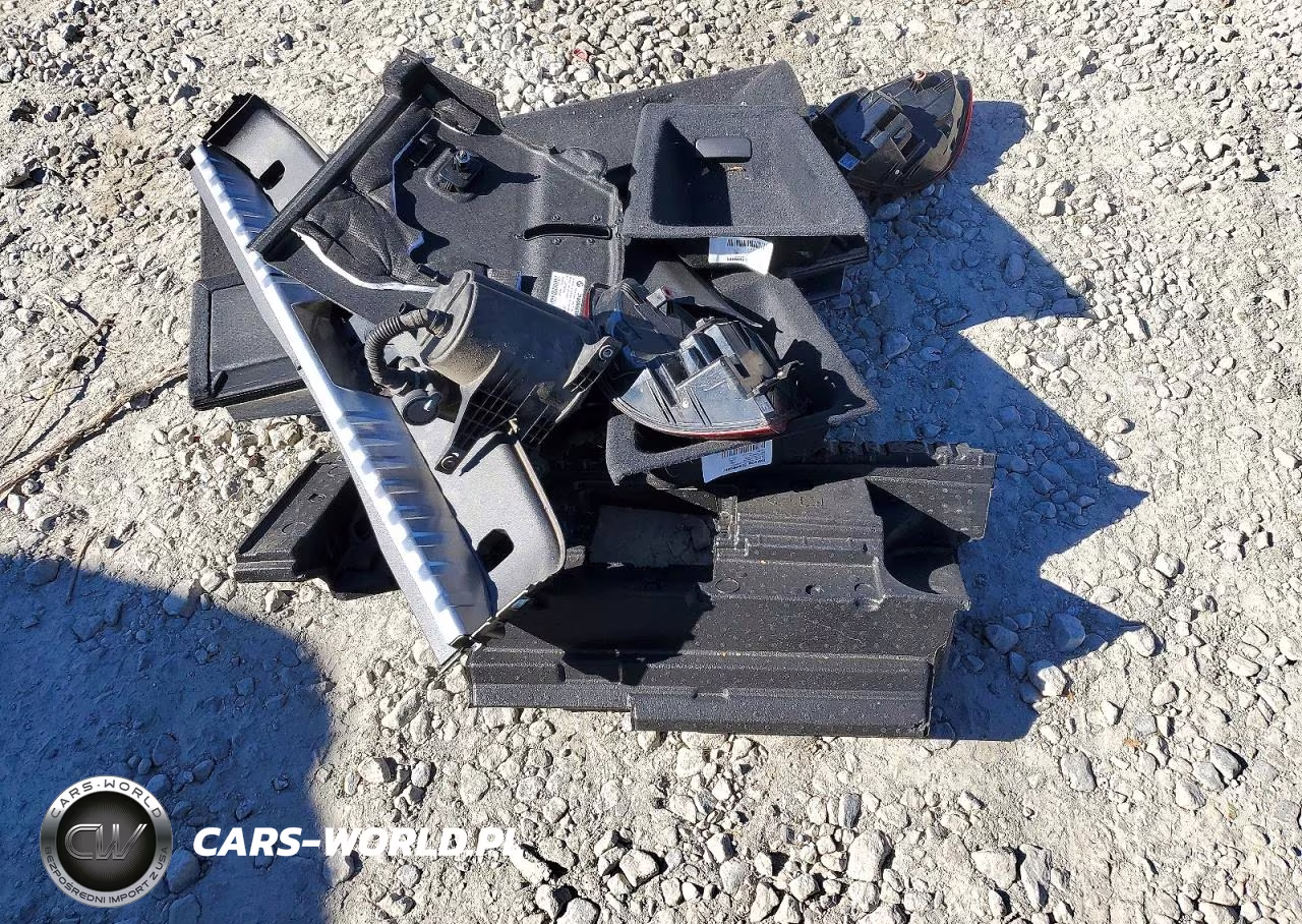 2021 BMW X3 xDrive30E VIN:5UXTS1C04M9G09314 - 13