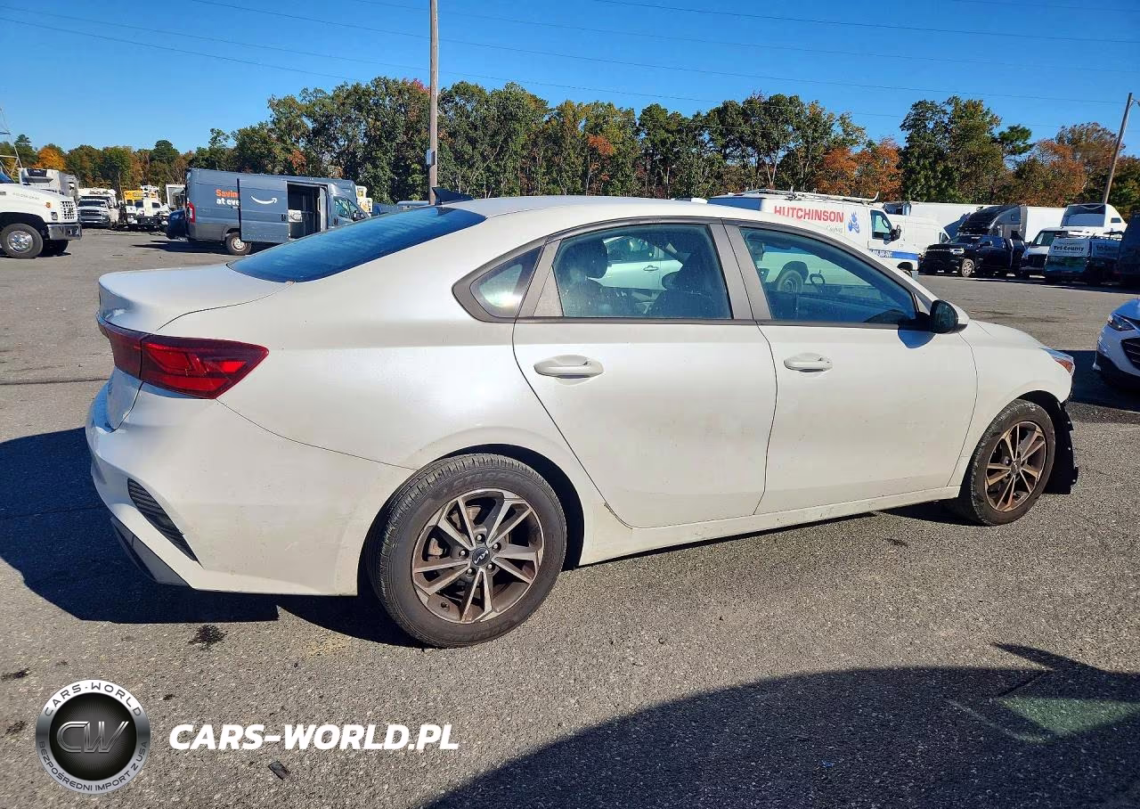 2023 Kia Forte Lxs VIN:3KPF24AD6PE578019 - 3