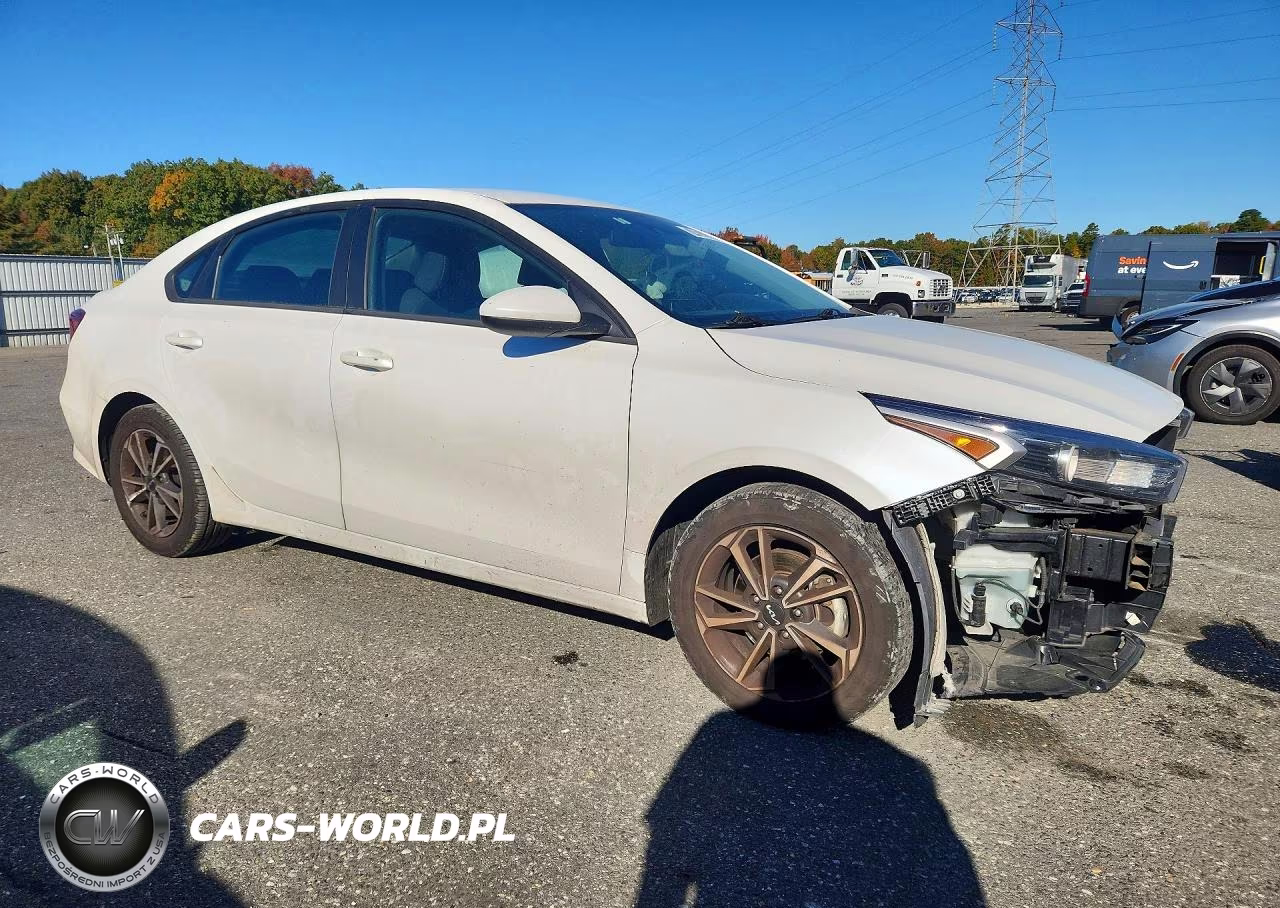 2023 Kia Forte Lxs VIN:3KPF24AD6PE578019 - 4