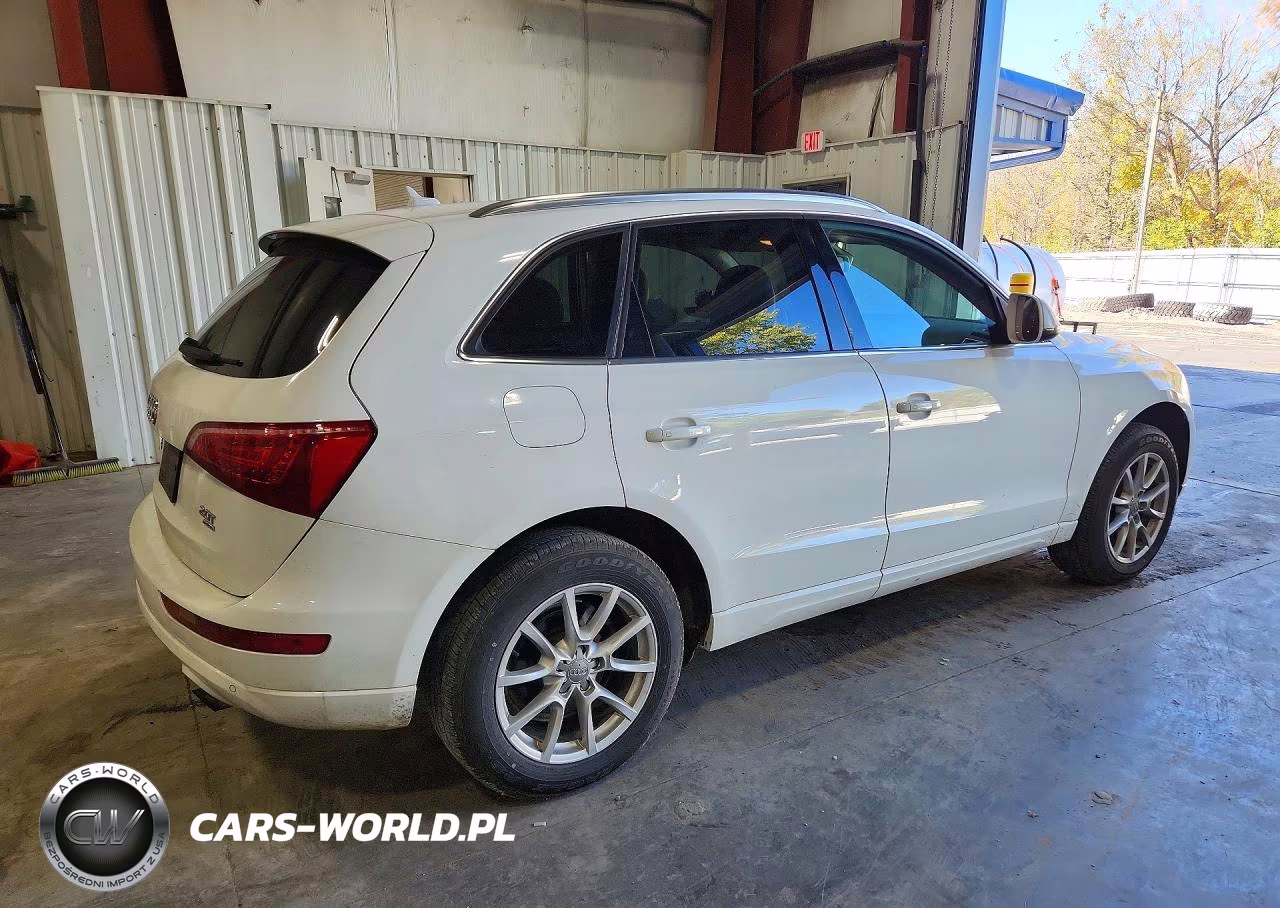 2011 Audi Q5 Premium Plus VIN:WA1LFAFP8BA057821 - 3