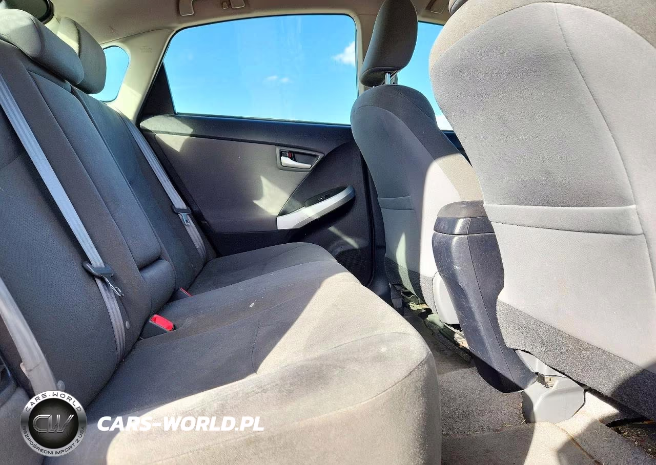 2014 Toyota Prius Plug-In Hybrid Base VIN:JTDKN3DP2E3052240 - 10