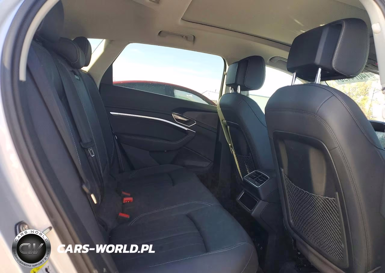 2021 Audi E-Tron Premium VIN:WA1AAAGE2MB013748 - 11