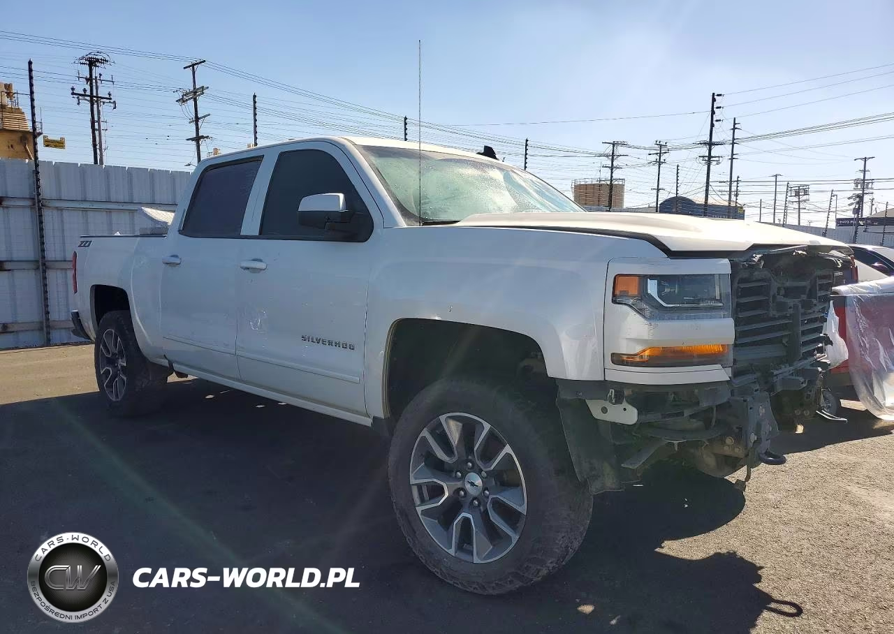 2018 Chevrolet Silverado 1500 2Lt VIN:3GCUKREC0JG479729 - 4