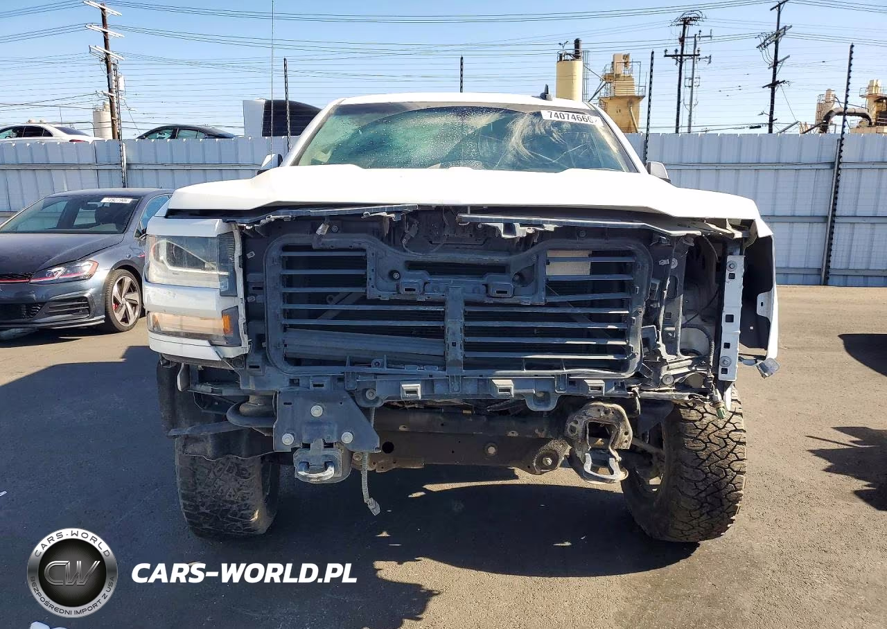 2018 Chevrolet Silverado 1500 2Lt VIN:3GCUKREC0JG479729 - 5