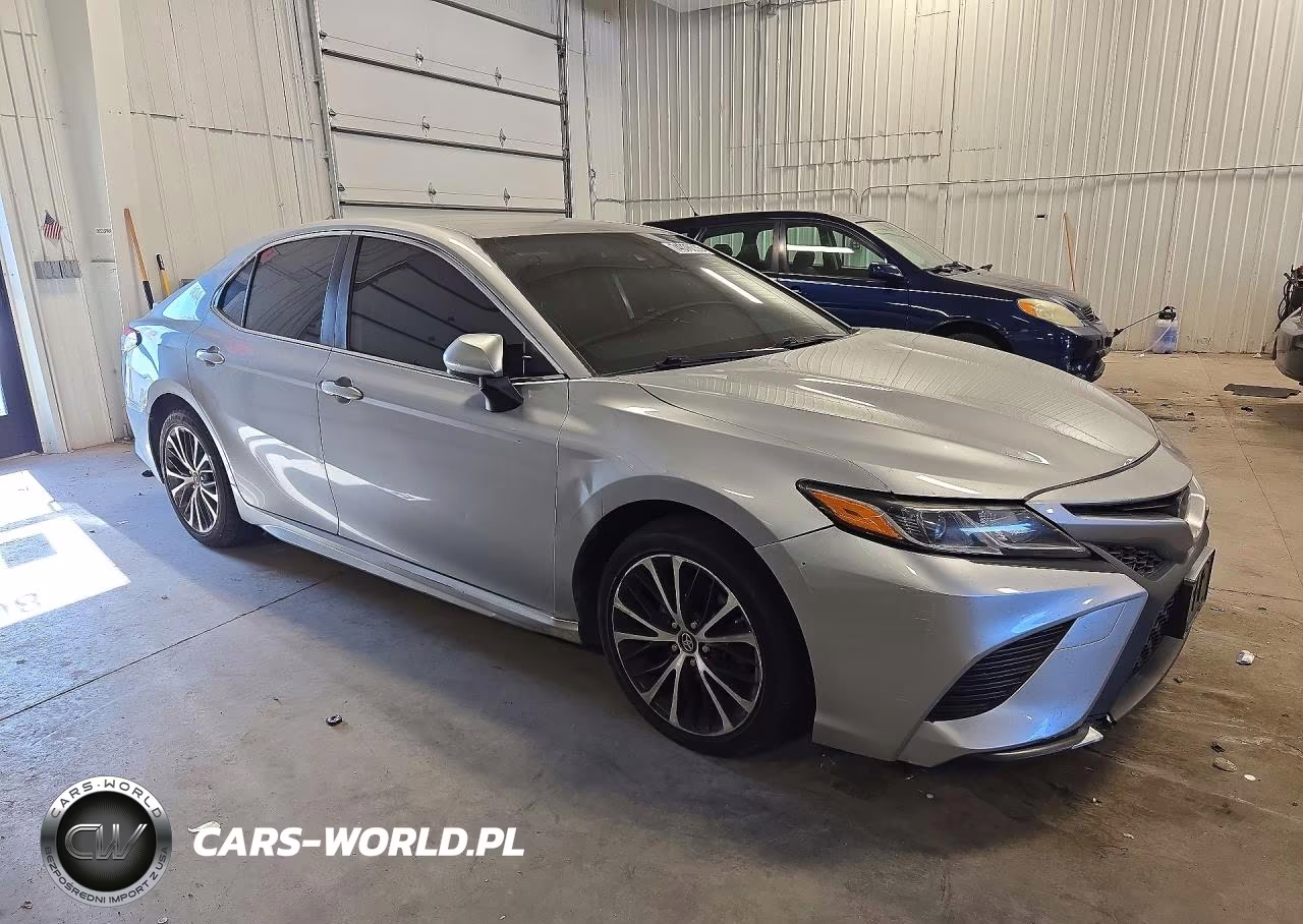 2019 Toyota Camry Se VIN:4T1B11HK9KU227972 - 4