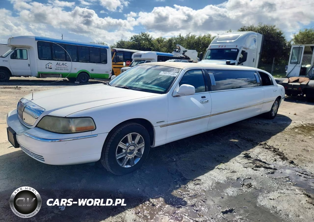 2003 Lincoln Town Car Executive