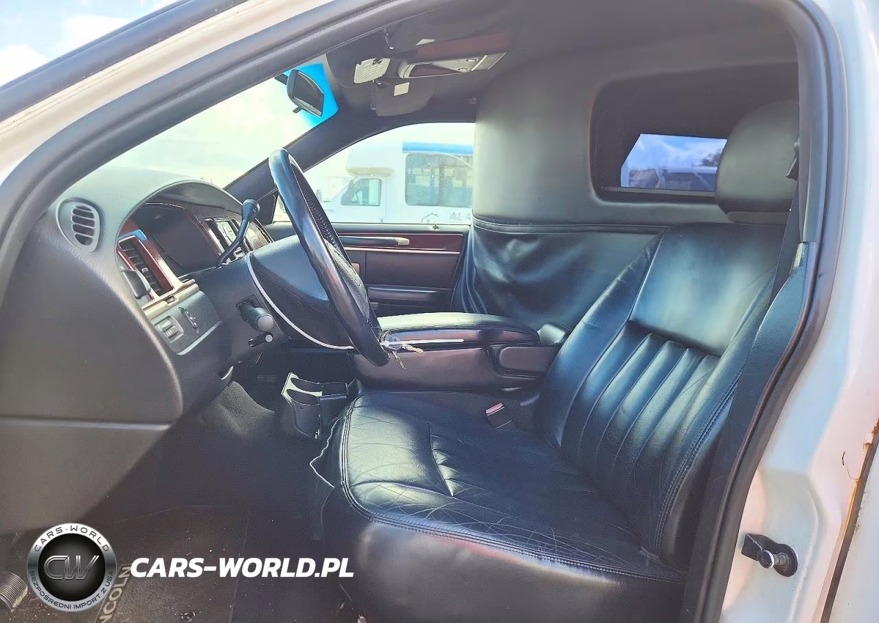2003 Lincoln Town Car Executive VIN:1L1FM81W53Y635217 - 7