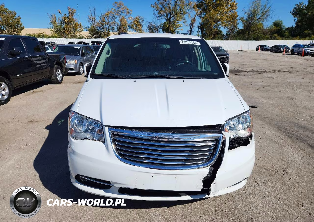 2014 Chrysler Town & Country Touring VIN:2C4RC1BG8ER317455 - 5