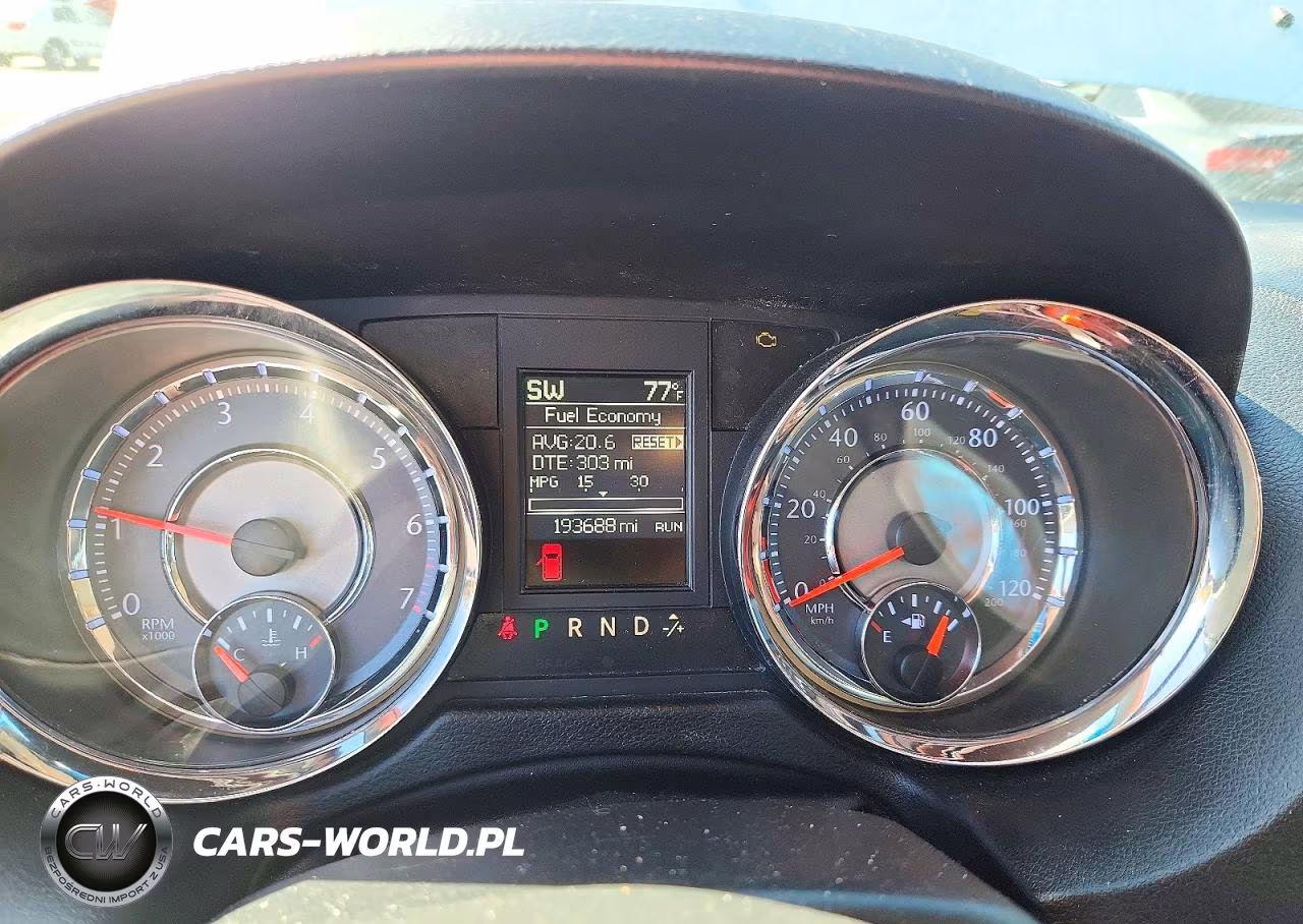 2014 Chrysler Town & Country Touring VIN:2C4RC1BG8ER317455 - 9