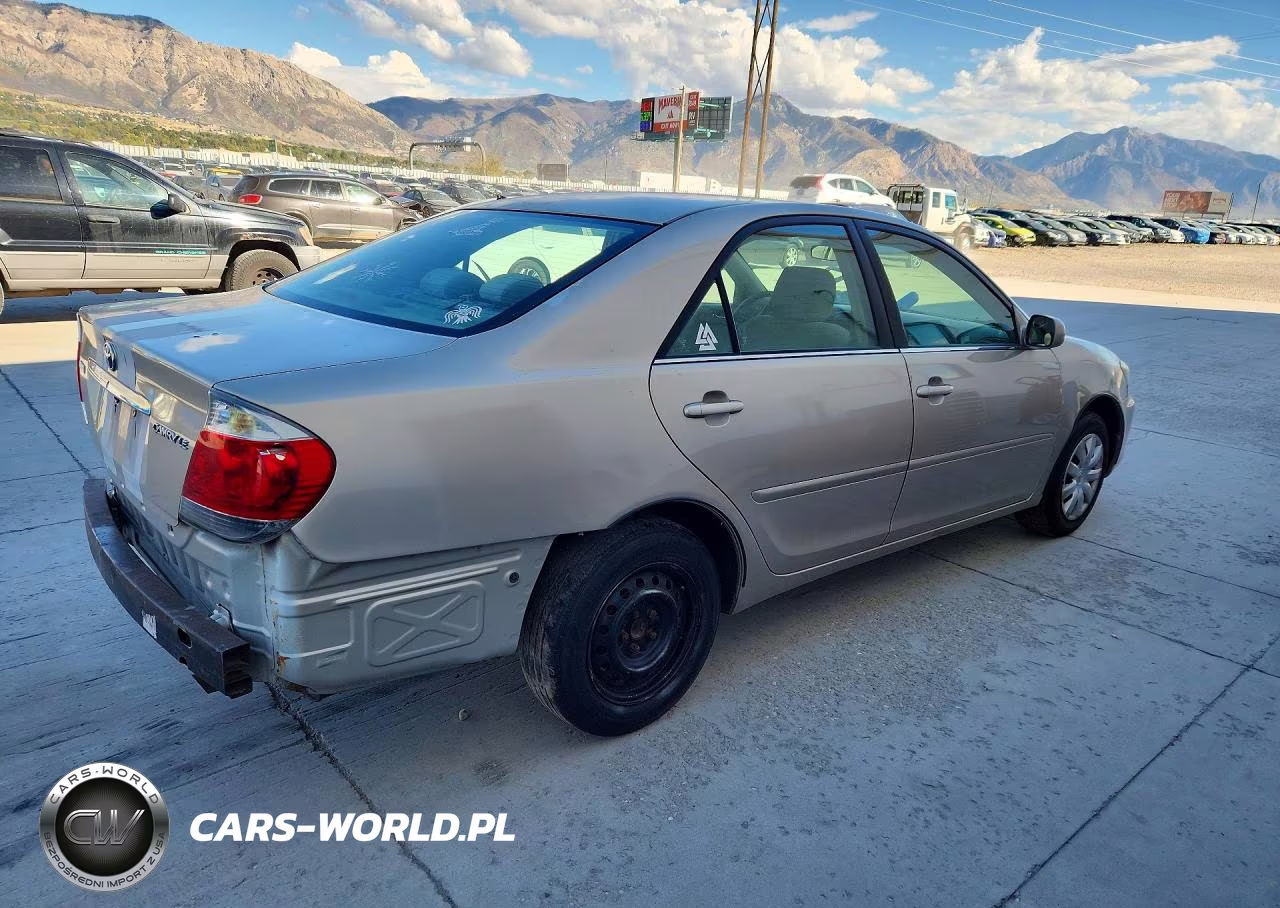 2005 Toyota Camry Le VIN:4T1BE30KX5U075068 - 3