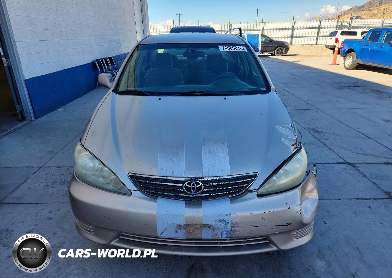 2005 Toyota Camry Le VIN:4T1BE30KX5U075068 - 5