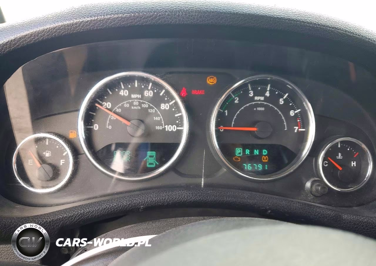 2013 Jeep Wrangler Unlimited Sport VIN:1C4BJWDG4DL627336 - 9