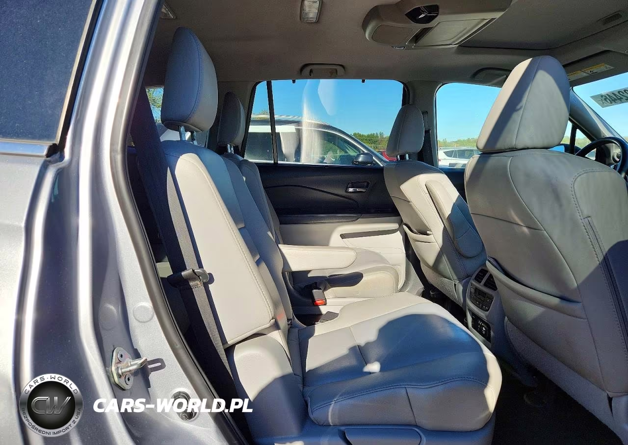 2019 Honda Pilot Touring VIN:5FNYF6H65KB001954 - 11