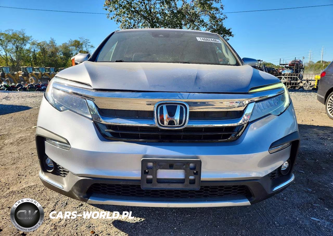 2019 Honda Pilot Touring VIN:5FNYF6H65KB001954 - 5