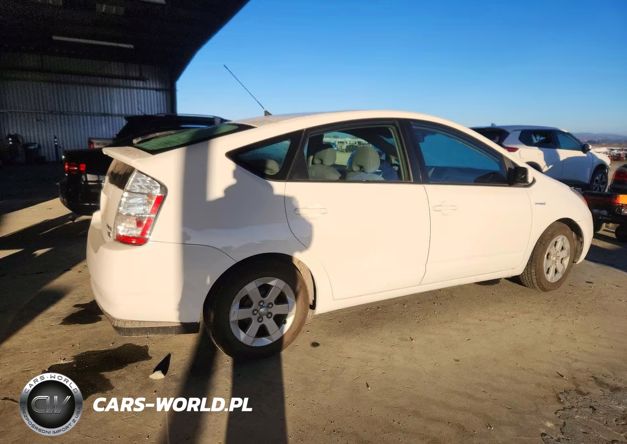 2008 Toyota Prius Base VIN:JTDKB20UX87707854 - 3