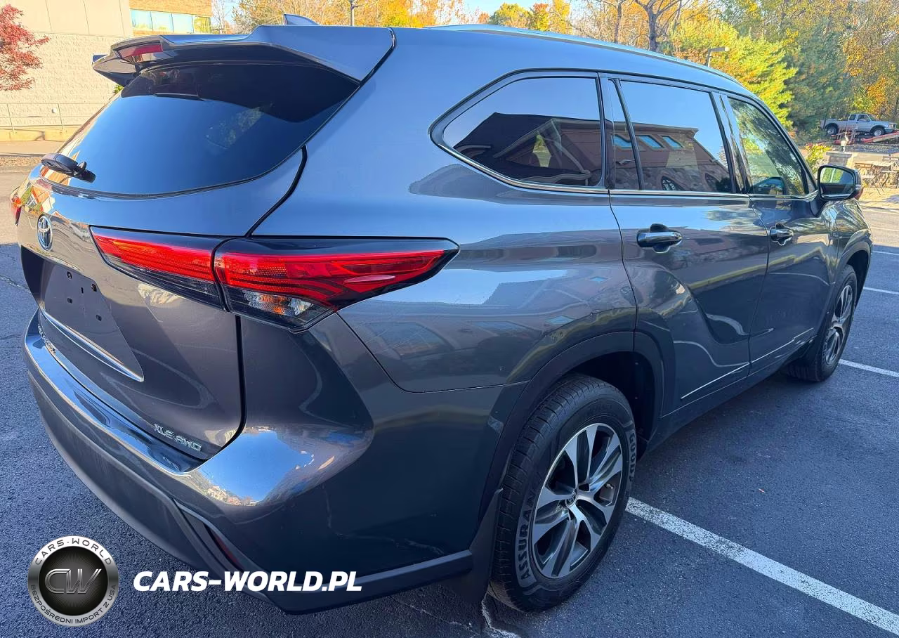 2021 Toyota Highlander Xle VIN:5TDGZRBH1MS557448 - 3