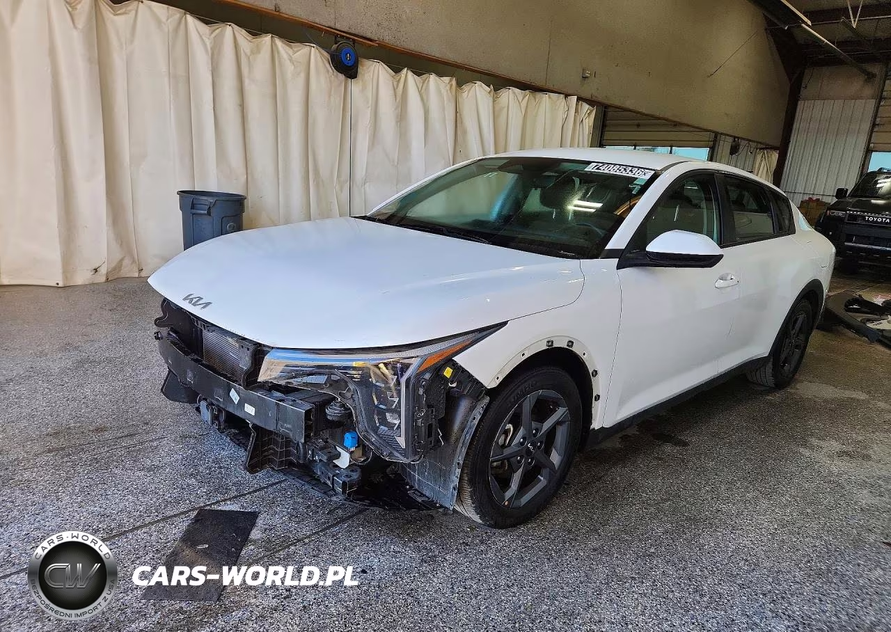 2025 Kia K4 Lxs VIN:3KPFT4DE5SE120580 - 1