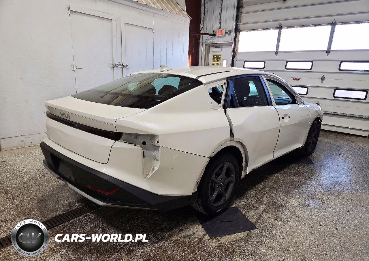 2025 Kia K4 Lxs VIN:3KPFT4DE5SE120580 - 3