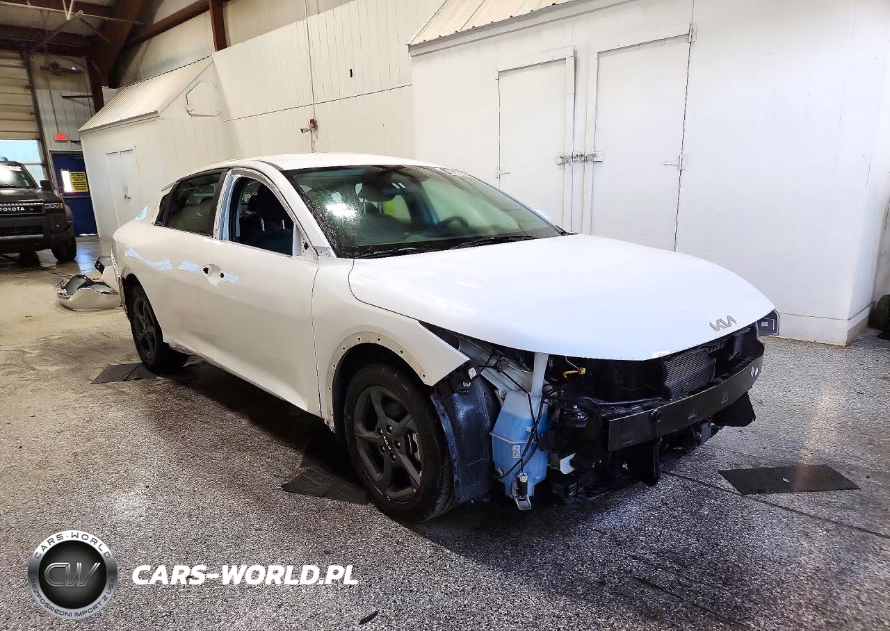 2025 Kia K4 Lxs VIN:3KPFT4DE5SE120580 - 4