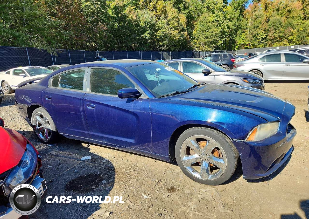 2013 Dodge Charger Sxt VIN:2C3CDXHG5DH726583 - 4